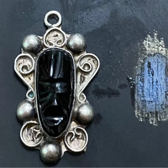 Vintage Tribal Onyx & Sterling Pendant - Picture 4 of 7